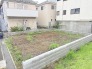 周辺環境が整った落ち着いた住宅街に佇む、自由な発想で理想の空間を描ける敷地です。