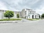 豊かな緑と洗練された佇まいが調和する、心地よいゆとりを感じさせる外観デザイン
