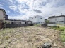 豊かな空が広がり心地よい風が吹き抜ける開放的な敷地空間
