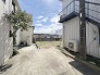 建物と建物の間に広がるゆとりある空間が心地よい開放感を演出します