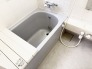 日々の疲れを心地よく癒やしてくれる清潔感のある空間が広がります
