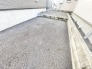 周囲の建物と程よい距離感を保ちながら落ち着いた静けさを感じる空間です