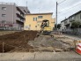 新しい暮らしの構想が膨らむ整えられた敷地から穏やかな街並みを望む