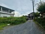 周囲の自然と静かな時間が緩やかに流れる、落ち着いた佇まいの環境です。