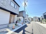 整然とした街並みが心地よく、日々の暮らしに穏やかな落ち着きをもたらす住環境です。