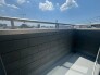 青く広がる空を見上げながら、心地よい開放感に浸るひとときを過ごせる屋外スペースです。