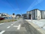 前面道路を含む現地写真
