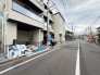 前面道路を含む現地写真
