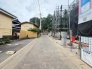 前面道路を含む現地写真
