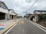 前面道路を含む現地写真
