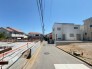 前面道路を含む現地写真
