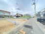 前面道路を含む現地写真
