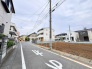前面道路を含む現地写真
