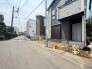 前面道路を含む現地写真
