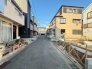前面道路を含む現地写真
