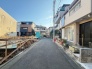 前面道路を含む現地写真

