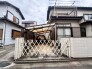 周辺環境と調和する落ち着いた佇まいで、日々の暮らしに静かな安心感をもたらしてくれます。