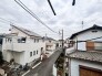 穏やかな日常が流れる、落ち着いた佇まいの住宅街が広がる眺望です。