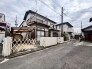 落ち着いた住宅街の風景に馴染み、穏やかな日常を育むための心地よい住まいがここにあります。