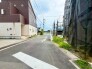 前面道路を含む現地写真
