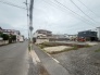 前面道路を含む現地写真
