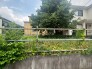 季節の移ろいを感じる豊かな緑が街並みに溶け込み、穏やかな時間が流れる住環境です。