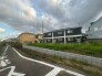 穏やかな空気が流れる閑静な住宅街で、心安らぐ日常を育むための落ち着いた住環境が整っています。