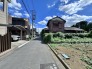 前面道路を含む現地写真
