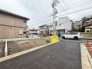 前面道路を含む現地写真

