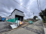 2号棟 前面道路を含む現地写真
