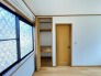 全居室に収納があります。住空間が快適に。
