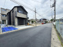 前面道路を含む現地写真
