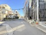 前面道路を含む現地写真
