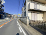 前面道路を含む現地写真
