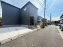 前面道路を含む現地写真
