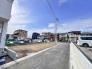 前面道路を含む現地写真
