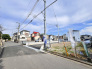 前面道路を含む現地写真
