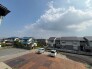 大きく広がる空を望む、開放感のある穏やかな住環境が日々の暮らしを包み込みます。