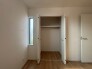 洗練されたシンプルな空間は、住まう方の感性に寄り添い、日々の暮らしに心地よい調和をもたらします。