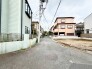 前面道路を含む現地写真

