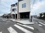 前面道路を含む現地写真
