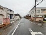前面道路を含む現地写真
