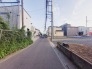 前面道路を含む現地写真
