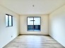 余計な装飾を削ぎ落としたシンプルな空間が、住まう人の個性を引き立てる心地よい余白を生み出します。