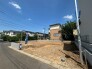 穏やかな街並みに溶け込む、開放感のある敷地がこれからの暮らしの可能性を広げてくれます。