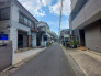 前面道路を含む現地写真

