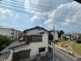 空を広く見渡せる開放的なロケーションで、穏やかな時間が流れる住環境が魅力です。