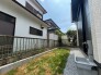 日々の暮らしにささやかな潤いをもたらす、住まいに寄り添うプライベートな屋外スペースです。