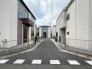 前面道路を含む現地写真

