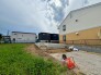 これからの暮らしの礎となる、広々とした開放感に満ちた敷地の風景。